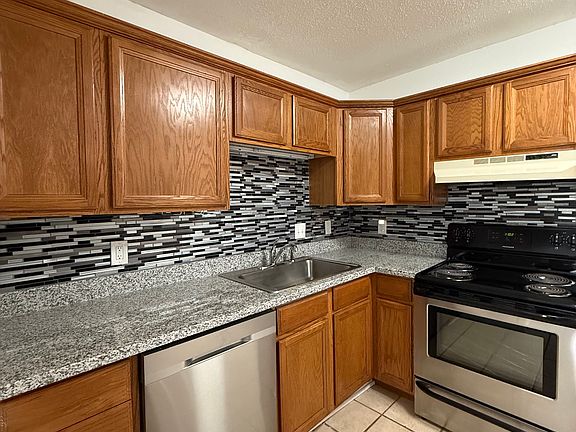 3rd image of 4309 53rd St #1