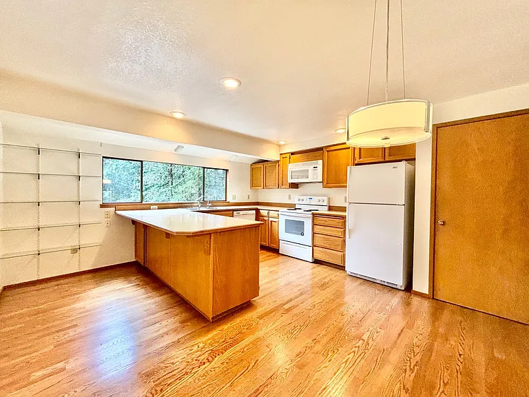 24119 SE 18th Pl — Photo 6
