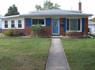 28211 Emery St, Roseville, MI 48066