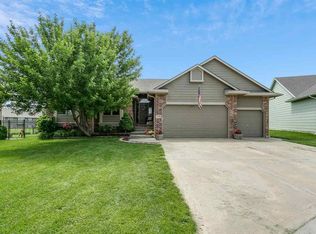3438 N Lake Ridge Ct, Wichita, KS 67205