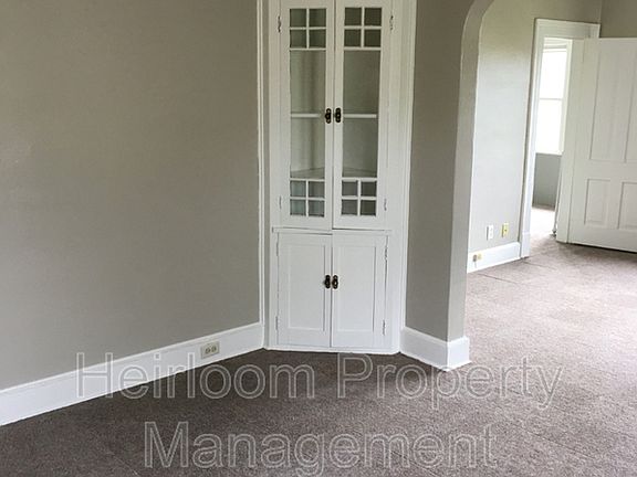 3rd image of 1127 E 3rd St #2