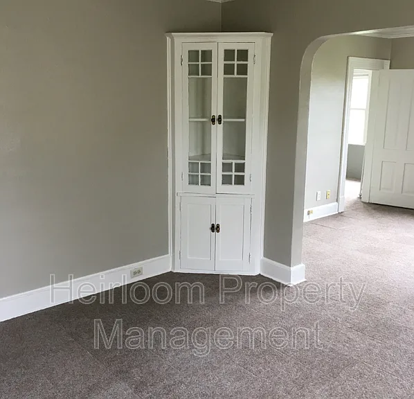 1127 E 3rd St #2 — Photo 3