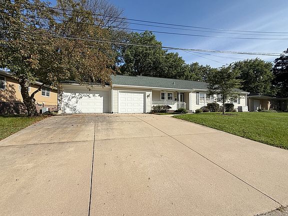 4th image of 709 36th Ave