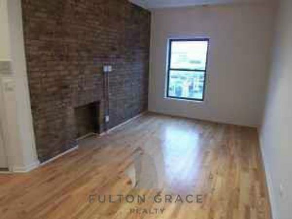 2nd image of 1212 W Foster Ave APT 1B