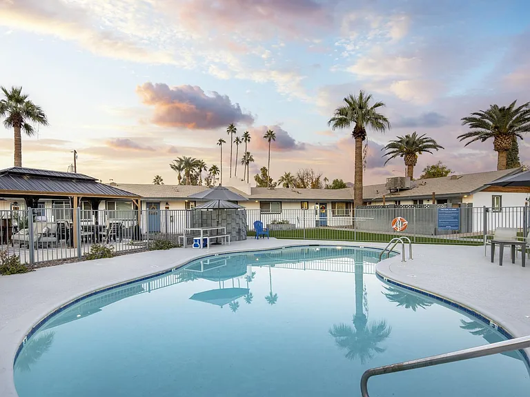 Modern patio home, pet friendly resort living in Arcadia at Urban Falls. — Photo 15