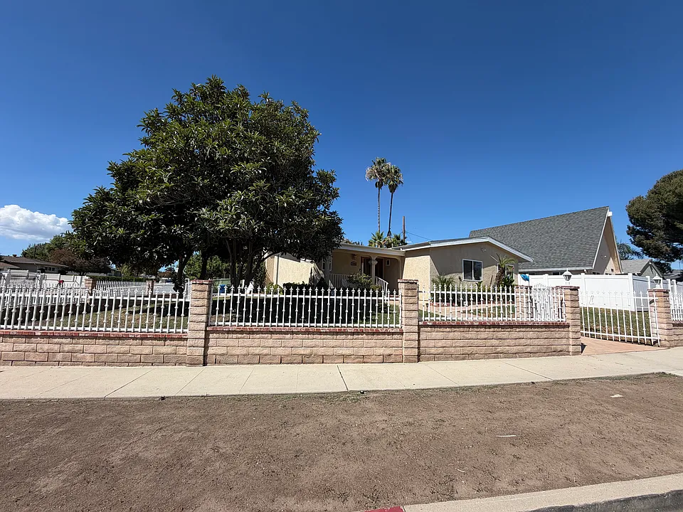 10905 Whitaker Ave