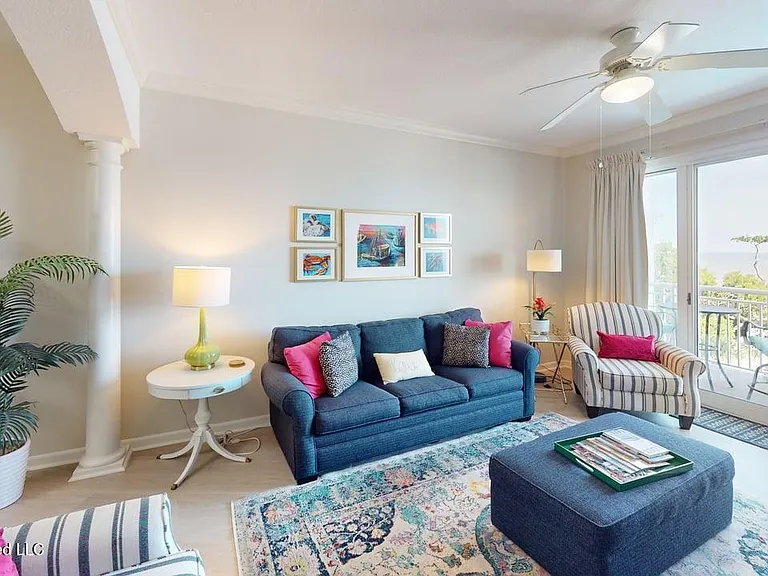 2228 Beach Dr #404 — Photo 4