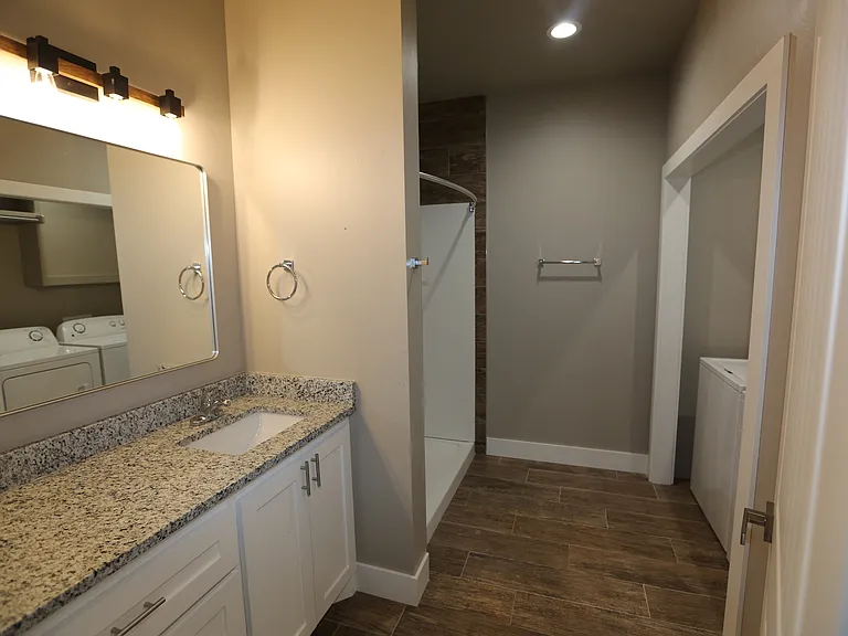 114 W French St — Photo 17