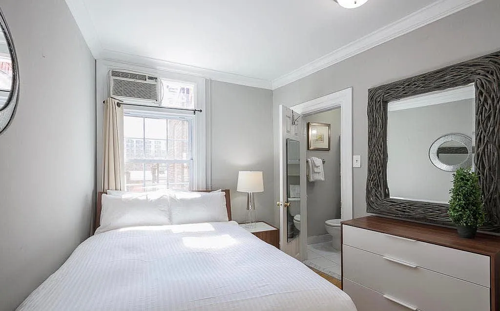 1 bed, 340 sqft, $3,500 — Photo 3