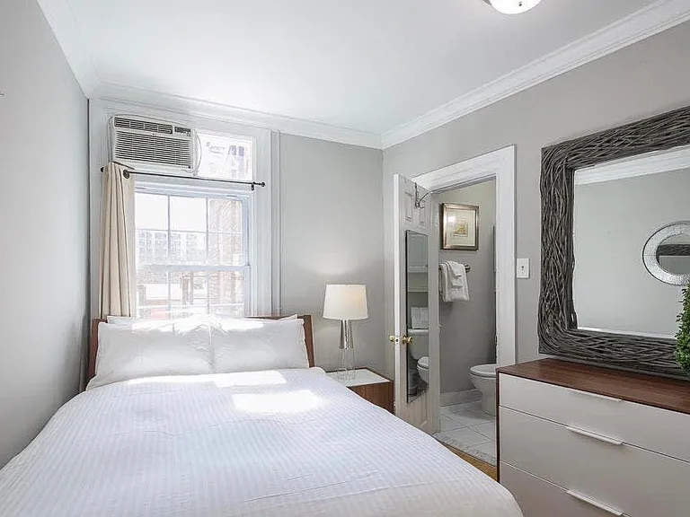 2136 O St NW #3 — Photo 3