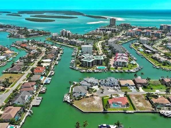 895 Banyan CT, MARCO ISLAND, FL 34145