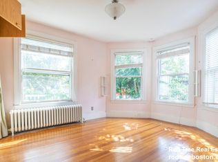 52 Stearns Rd #1F, Brookline, MA 02446