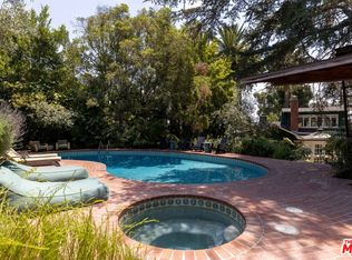 2002 La Brea Ter, Los Angeles, CA 90046