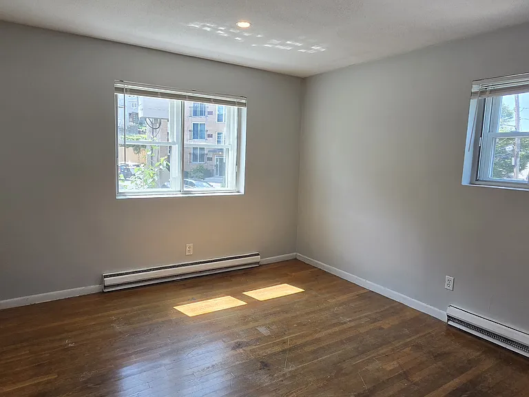 5 Waldemar Ave #3 — Photo 5