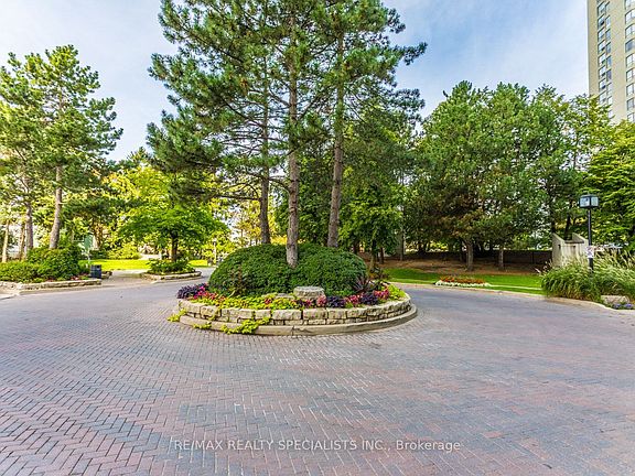 4th image of 26 Hanover Rd #307