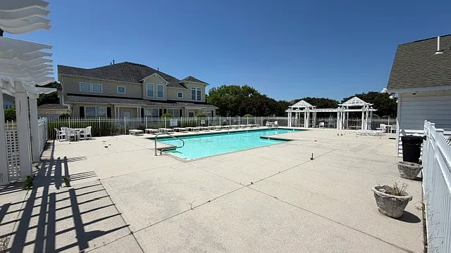 1028 Grace Hill Dr — Photo 47