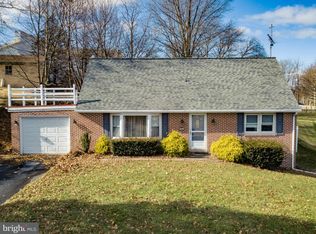 101 Hillside Dr, Brownstown, PA 17508