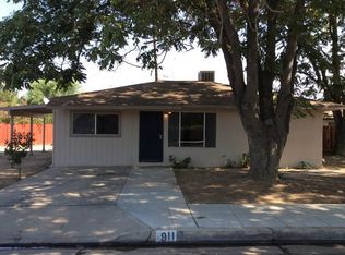 911 Sharon Ave, Madera, CA 93638