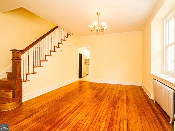 3rd image of 113 E Moreland Ave