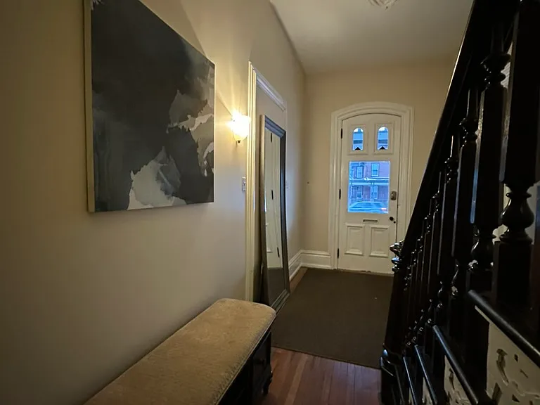 922 W 3rd St — Photo 17