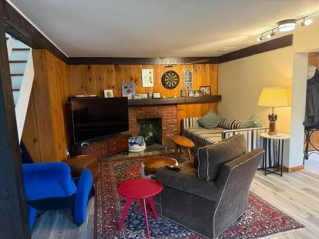 426 Landgrove Rd — Photo 9
