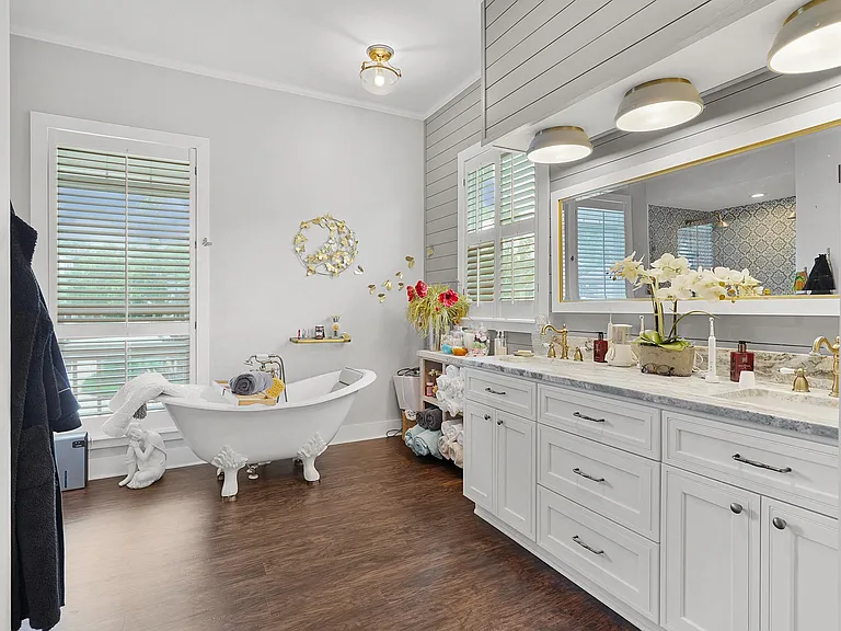 500 Turnberry Ln — Photo 24