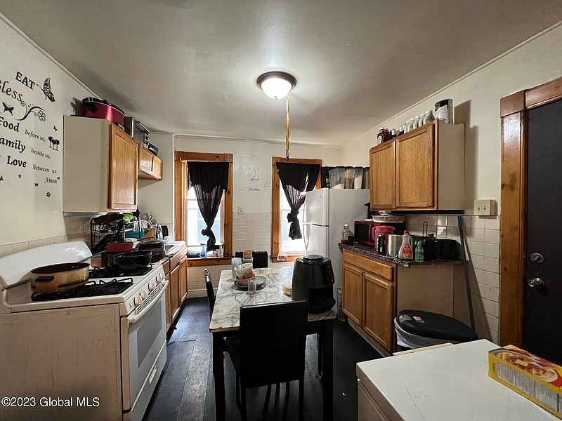 4th image of 604 3rd Street
