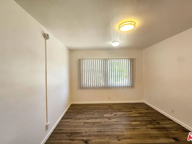 1341 N Keystone St — Photo 16