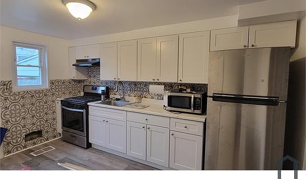 1st image of 1115 Foxwood Ln