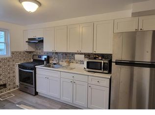1115 Foxwood Ln, Baltimore, MD 21221
