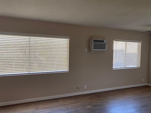 5th image of 925 W Clark Ave #B