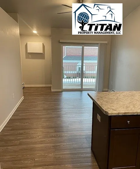 926 Superior Ave — Photo 1