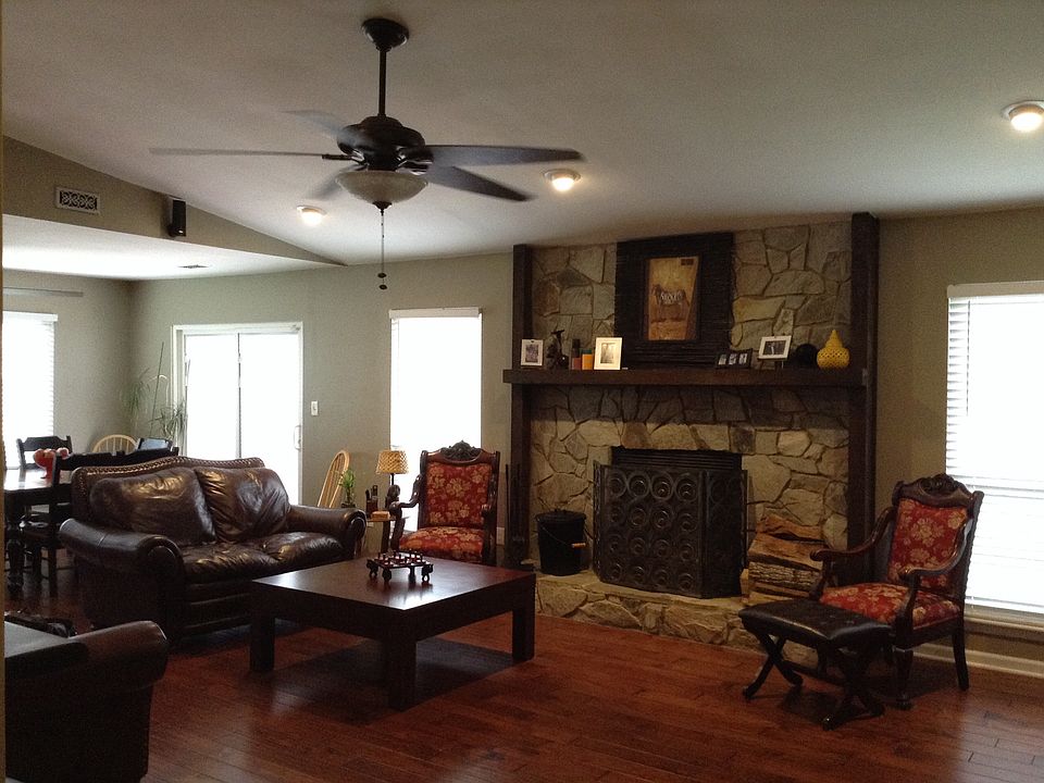 GR with H/W Floors