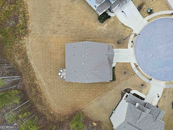 5th image of 166 Richmond Way