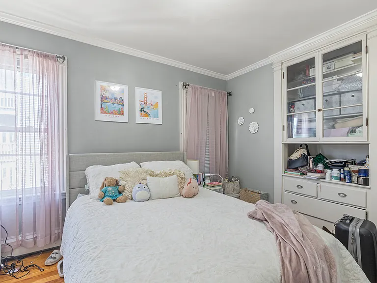 451 E 7th St #2 — Photo 6