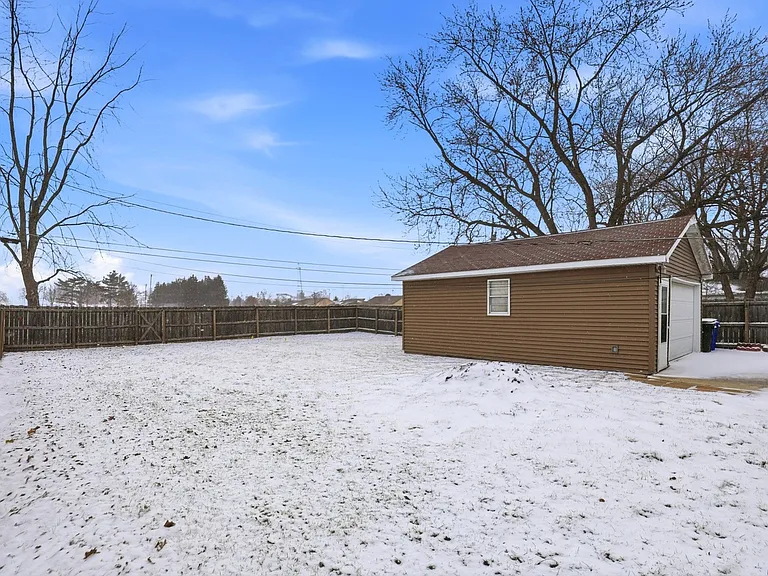 1504 W Tate St — Photo 9