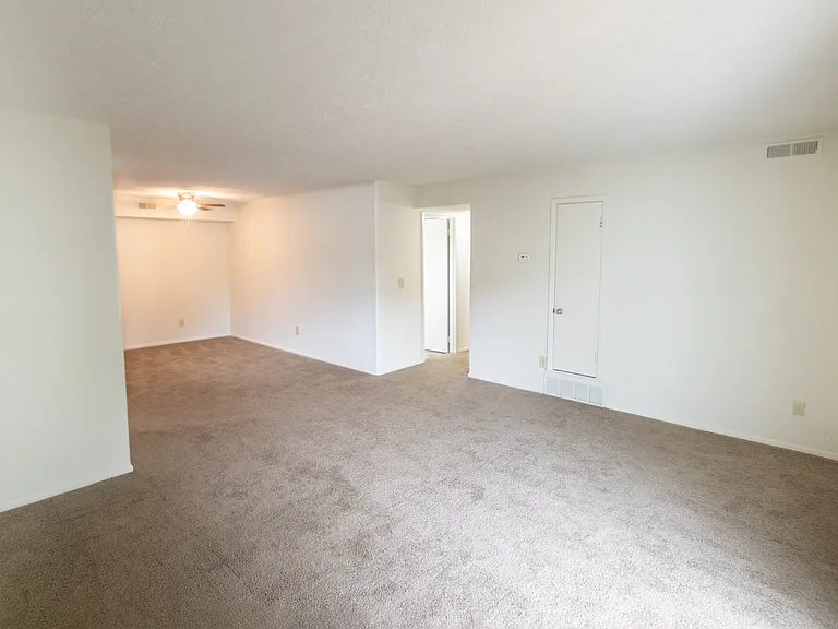 Blue Grass Manor — Photo 145