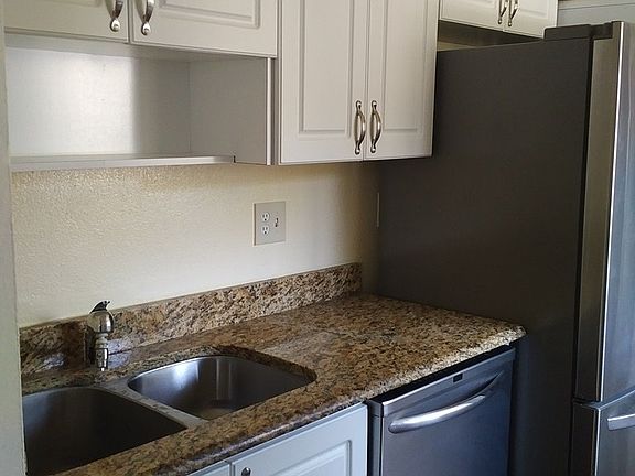 3rd image of 7606 Pinery Way APT B