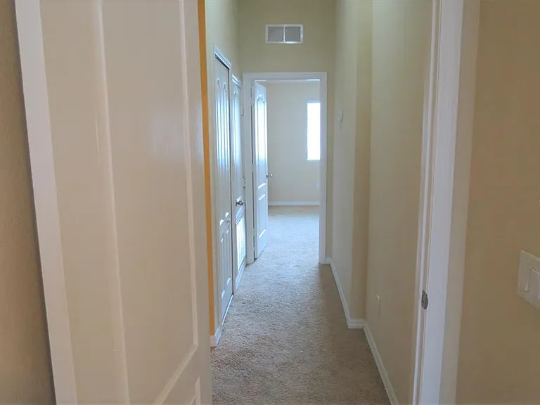 5431 Windsor Lake Cir — Photo 13