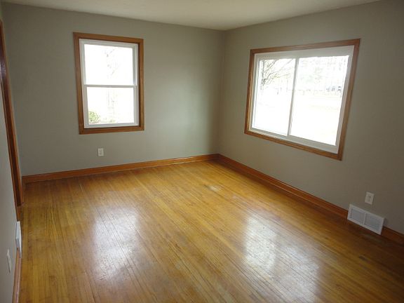 4th image of 5043 Bald Eagle Ave