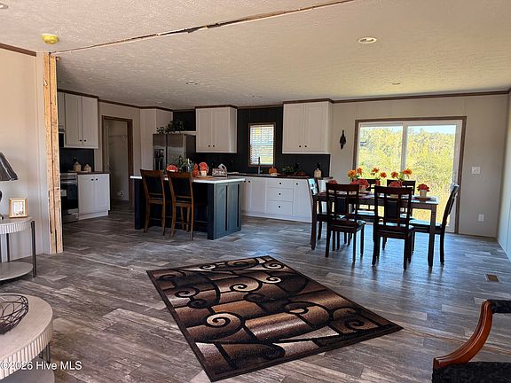4th image of 445 Sand Ridge Road