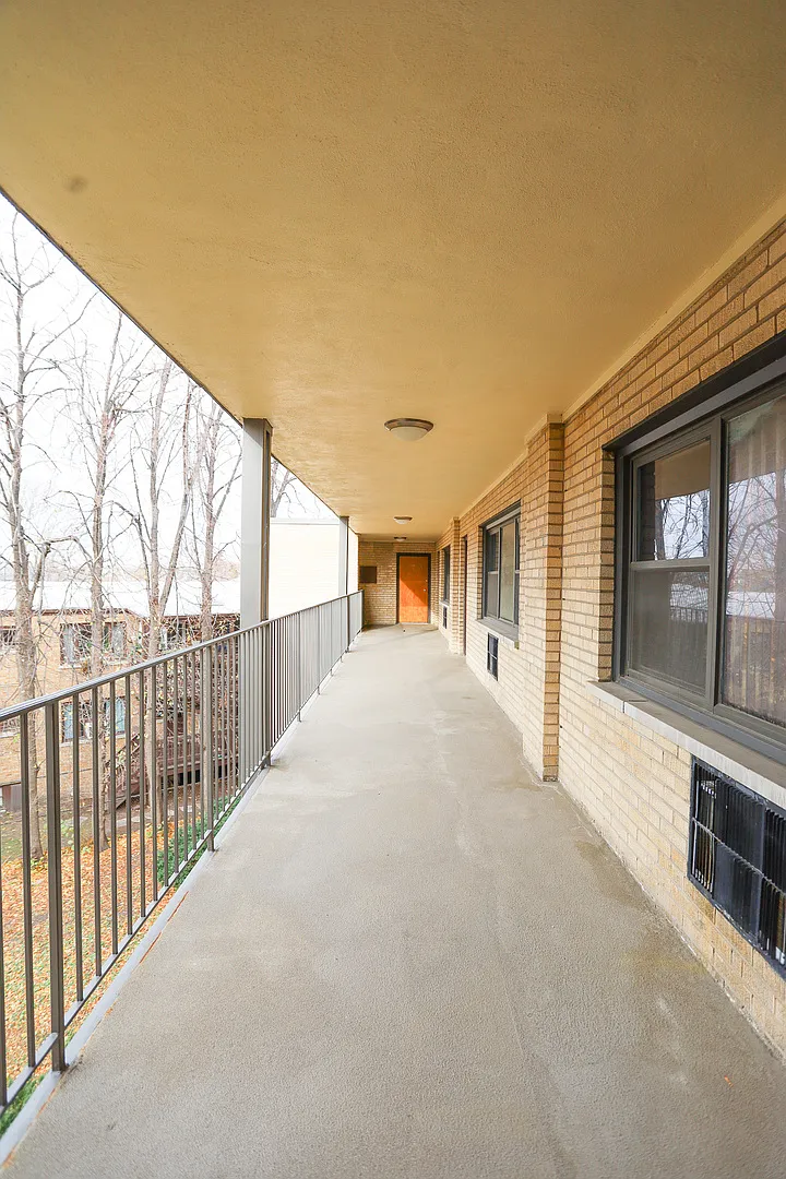 1 bed, 750 sqft, $1,300 — Photo 1