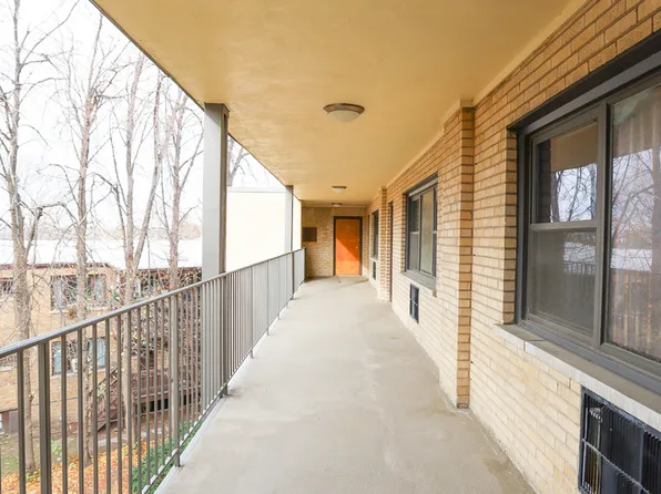 2550 W Catalpa Ave #C4, Chicago, IL 60625