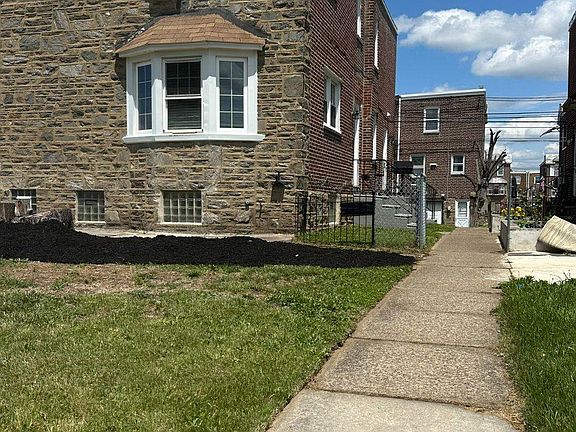 2nd image of 1123 Gilham St