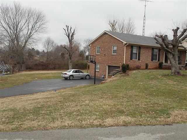 1st image of 131 Meadowbrook Cir