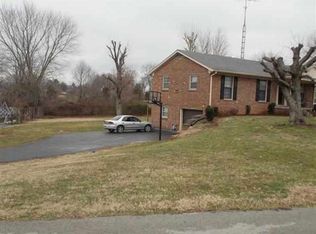 131 Meadowbrook Cir, Bowling Green, KY 42101