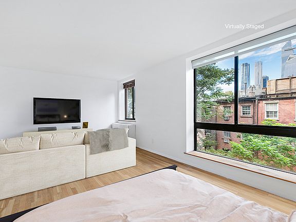3rd image of 445 W 19th St APT 4B