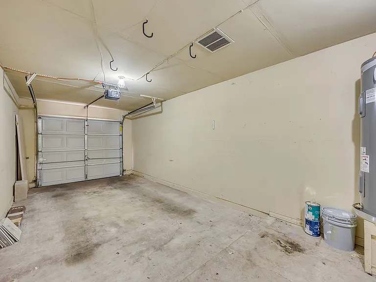 3003 W Slaughter Ln #B — Photo 23