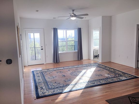 5th image of 901 Porter St #302