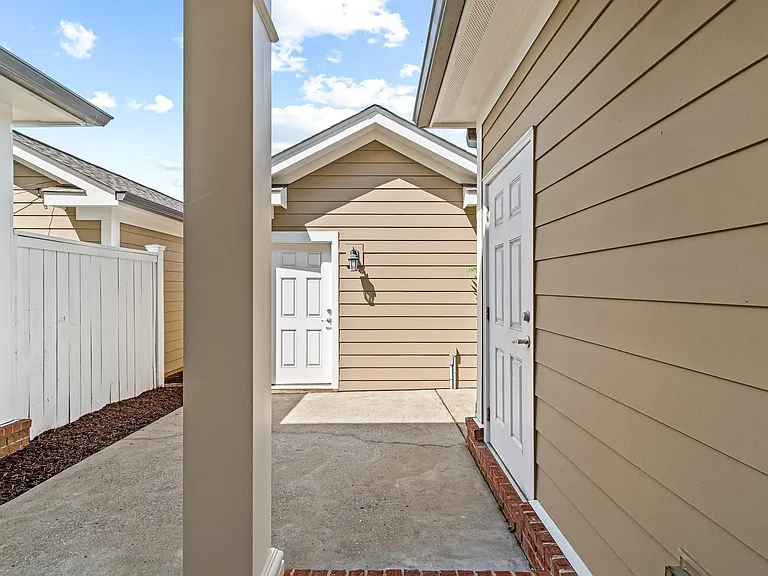 318 Byron Way — Photo 40